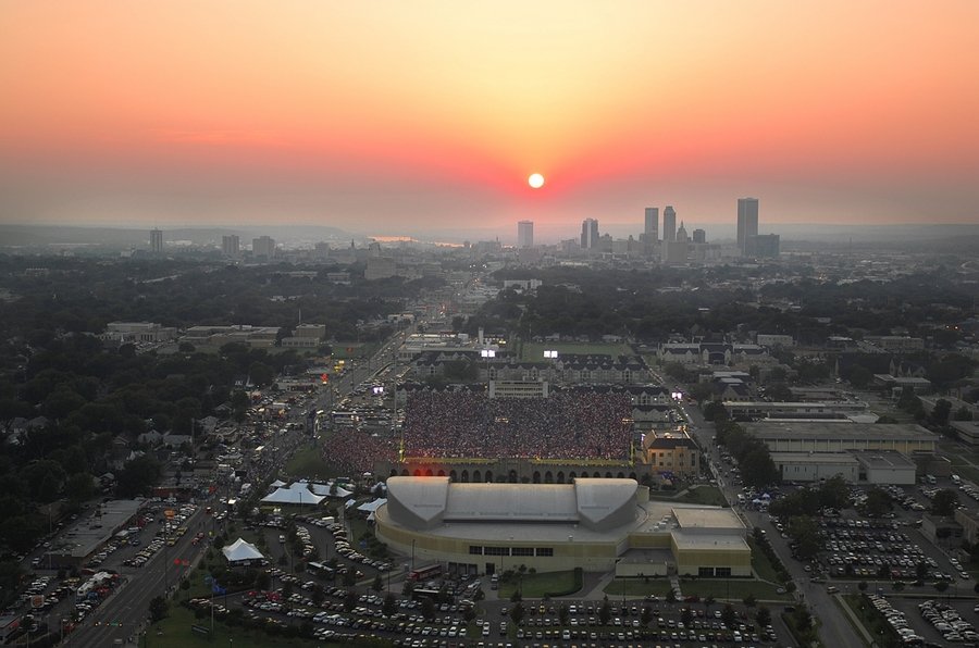 Tulsa, OK : Tulsa Main City Core OU/TU game foreground